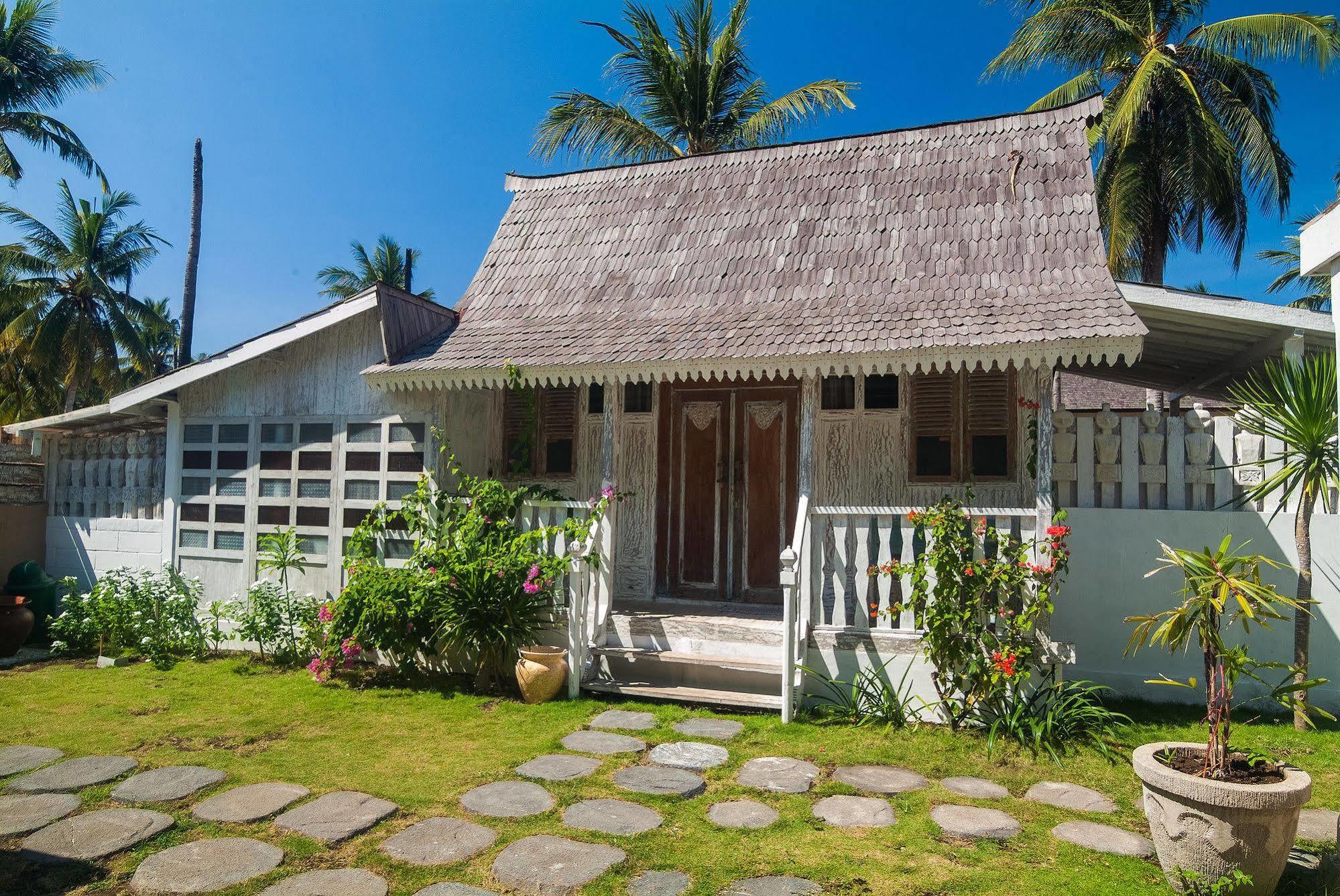 Palmeto Village Gili Trawangan Exterior photo